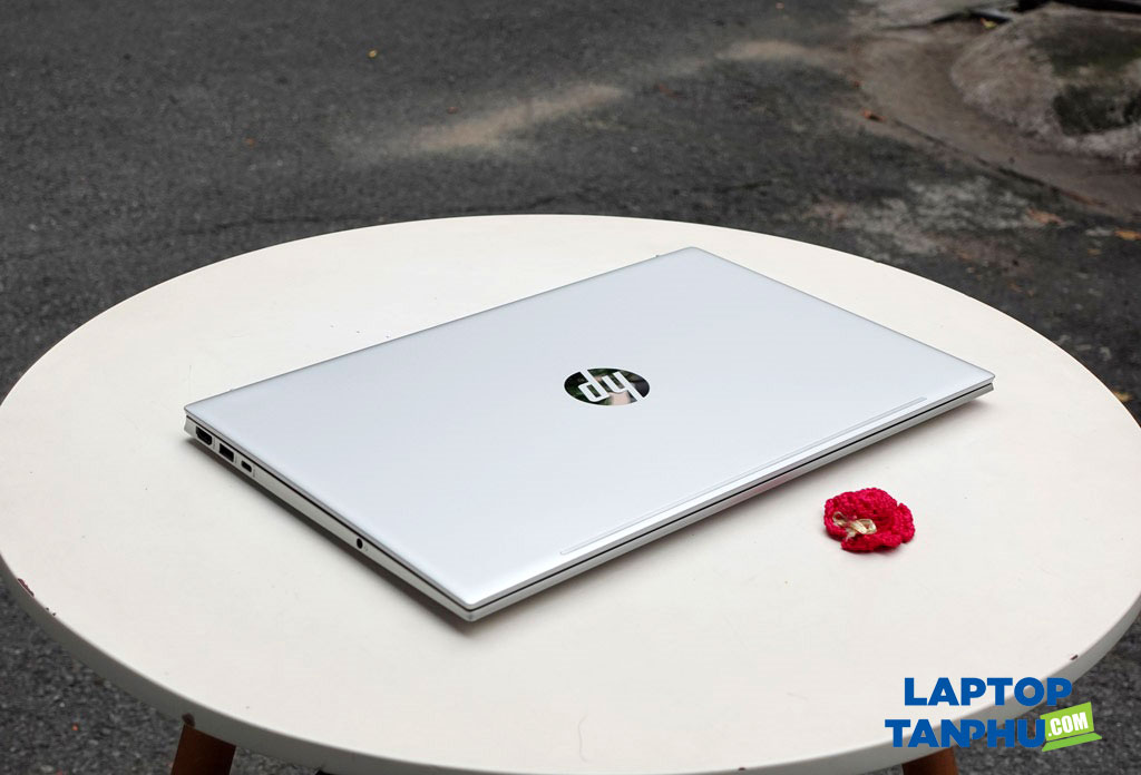 hp-pavilion-15-eg2071cl-thiet-ke-vo-nhom