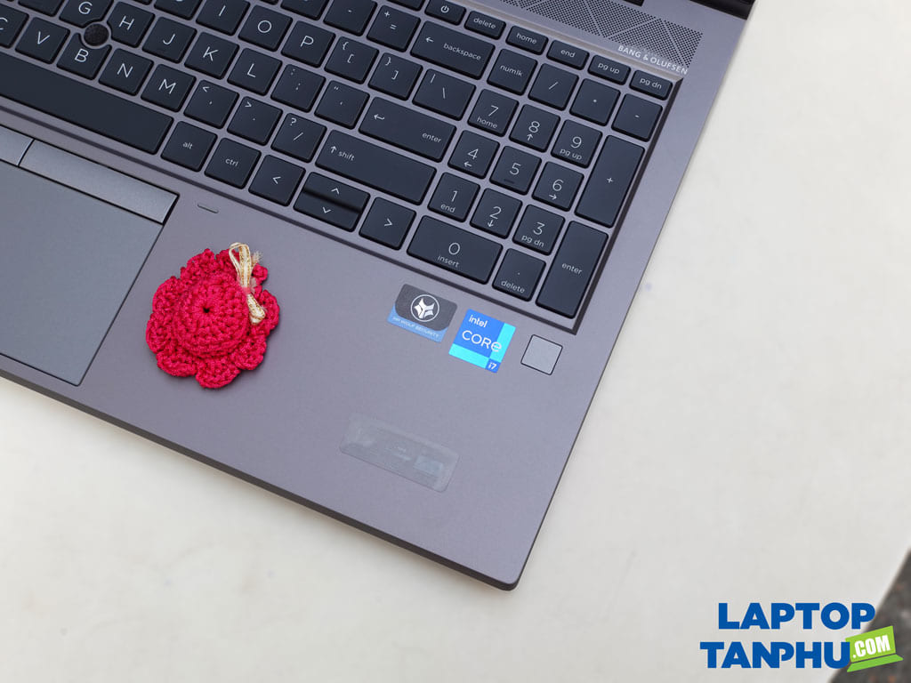 hp-zbook-firefly-15-g8-laptoptanphu-3