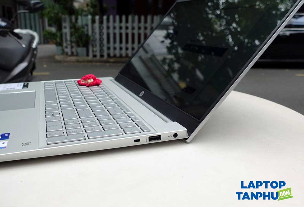 laptop-hp-pavilion-15-eg2071cl-thiet-ke-1