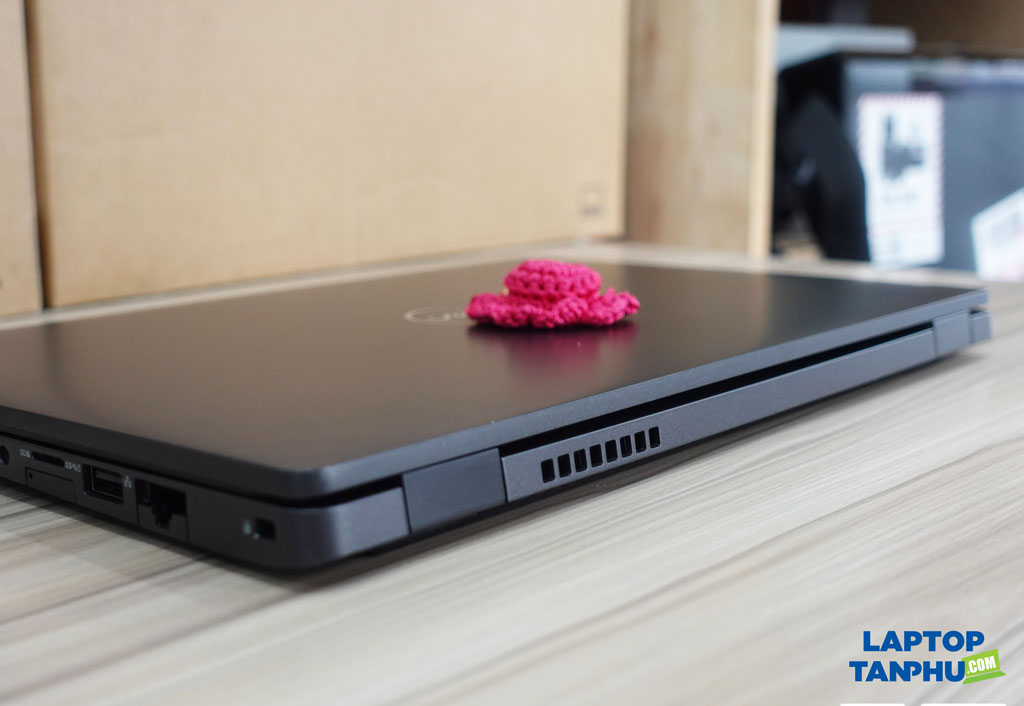 tản nhiệt ngoại hình Màn hình 13.3inch cổng kết nối Dell latitude 5300 key japan