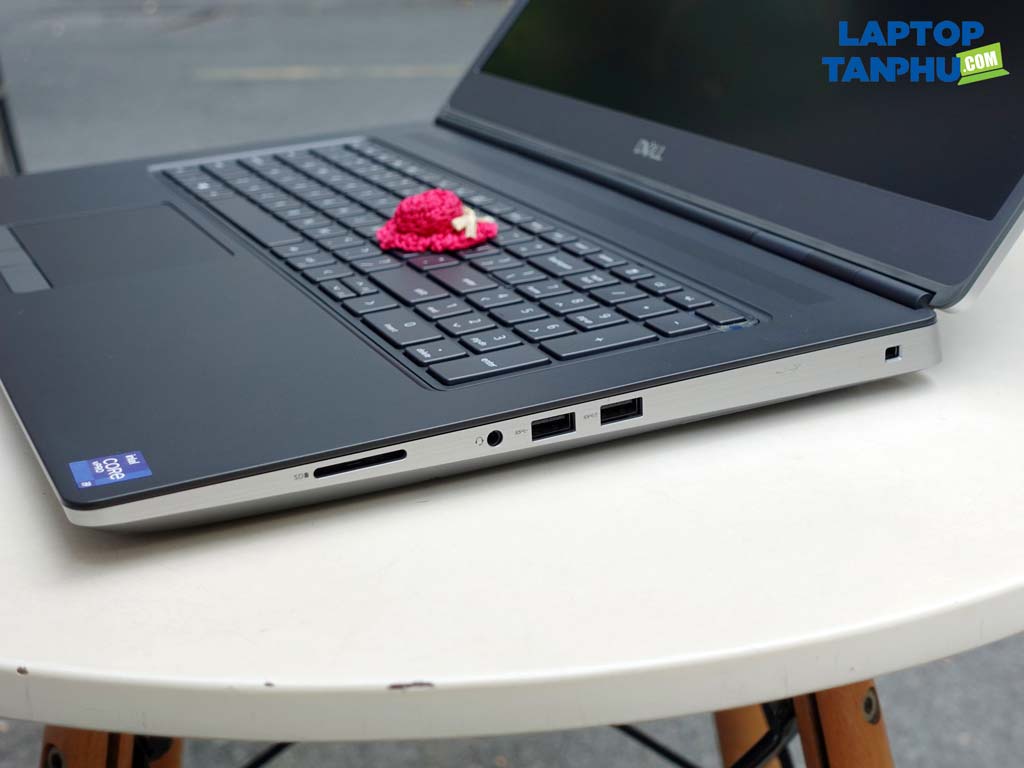 cong-ket-noi-BEN-PHAII-Dell-precision-7760-i9-rtx-a3000-mayxaugiacao-2